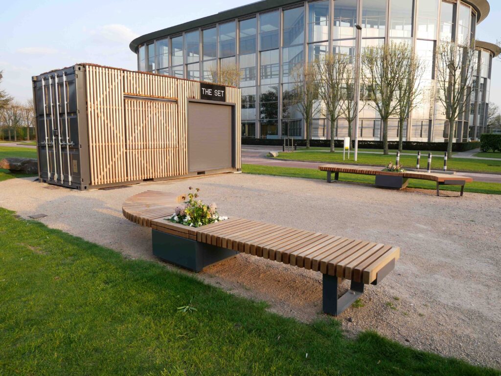 Stockley Park Outside cafe