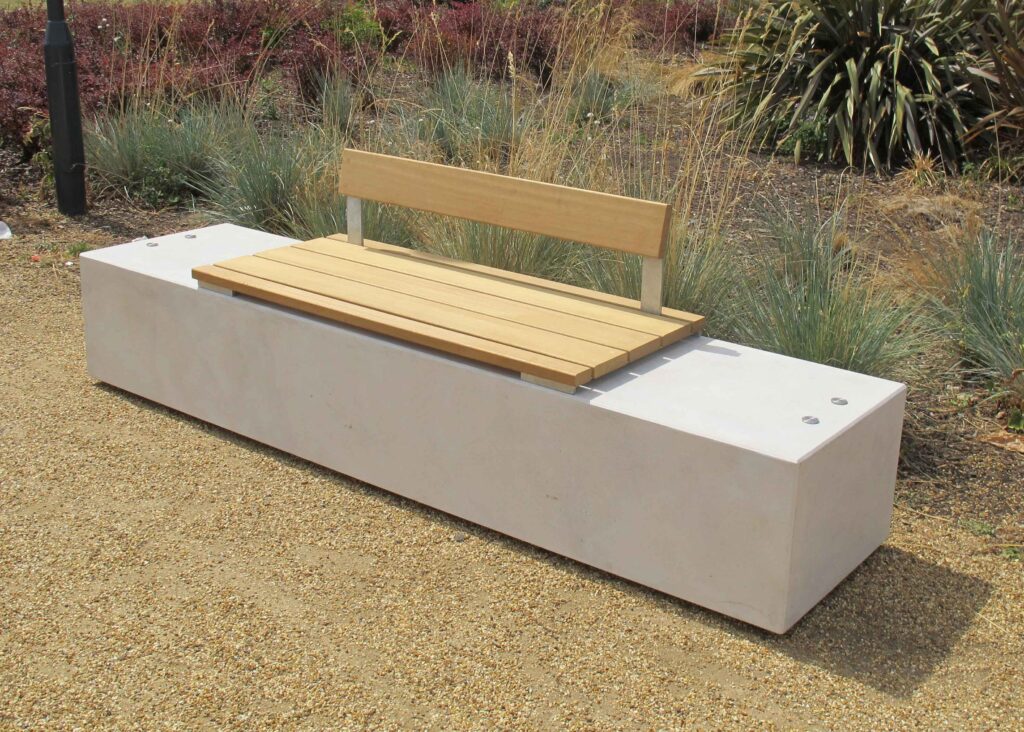 fortis wall-top seat with backrest