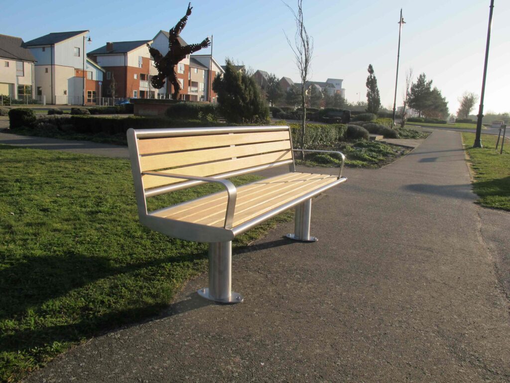 horizon-seat-in-park-1