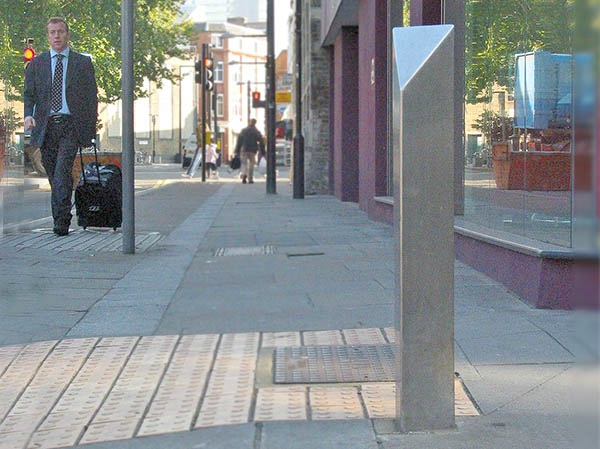 FURNITUBES-PIN452-Pinnacle Bollard-Union Street - Pepper Street Waterloo