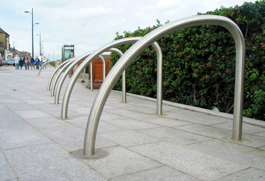Fin cycle stands in stainless steel